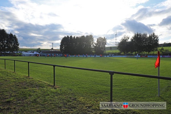Sportplatz am Wieselborner Hof - Knopp-Labach