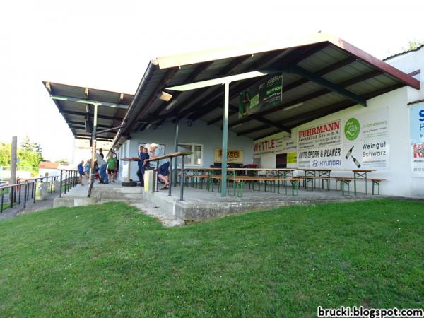 Sportplatz Schrattenberg - Schrattenberg
