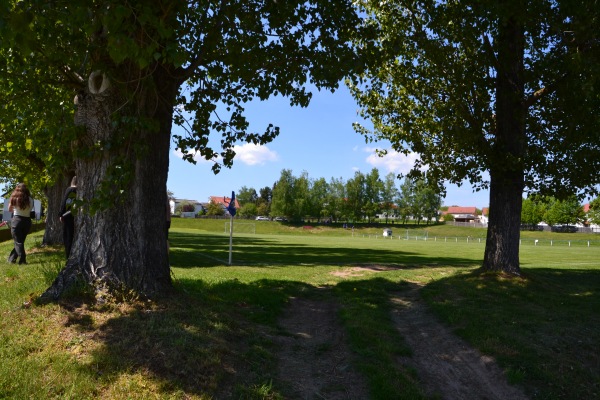 Sportplatz Hinter der Schule - St. Gangloff