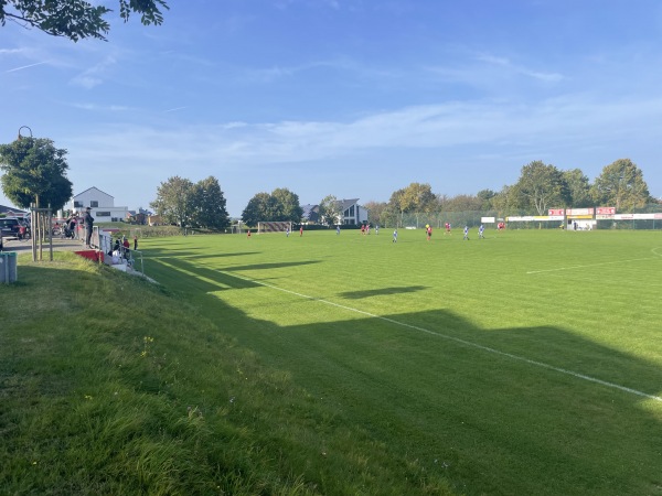 Strimmiger-Berg-Arena - Mittelstrimmig
