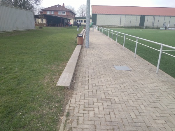 Dieter-Rabe-Vereinszentrum Platz 2 - Lage/Lippe-Kachtenhausen