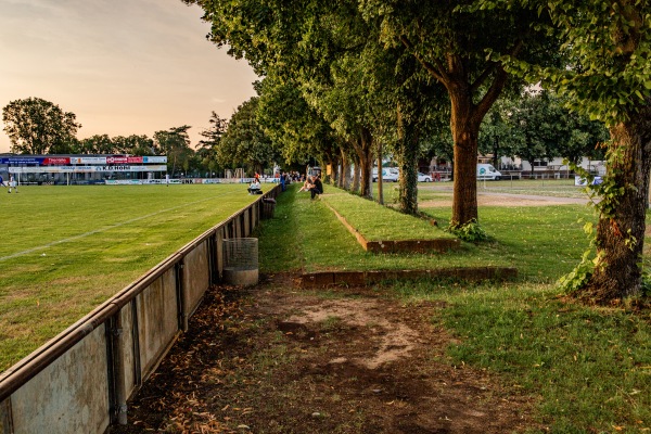 Südstadion im Sportzentrum Am Hegelsberg - Griesheim