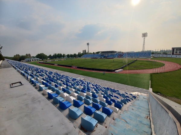 Do'stlik stadioni - Yangibozor