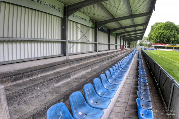 Walter-Steinkühler-Stadion - Emsdetten-Isendorf