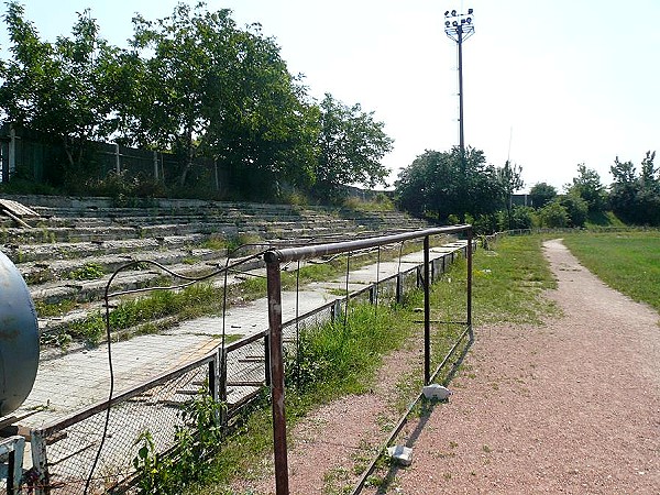 Stadionul Orășenesc - Fălești