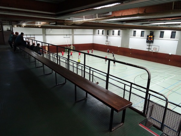 Sporthalle der Carl-Benz-Realschule - Düsseldorf-Niederkassel