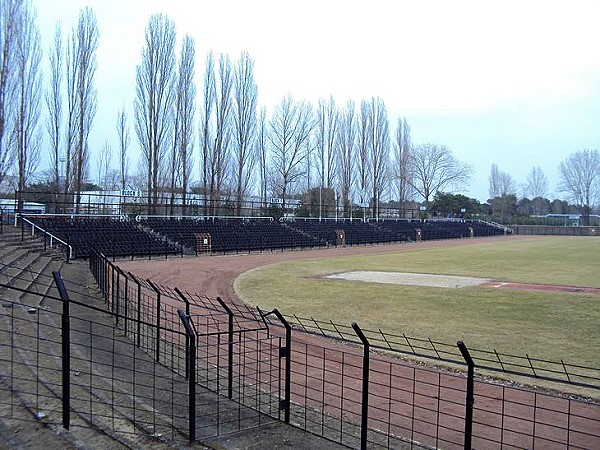 Stadion der Hüttenwerker auf den Sportanlagen Waldstraße - Eisenhüttenstadt