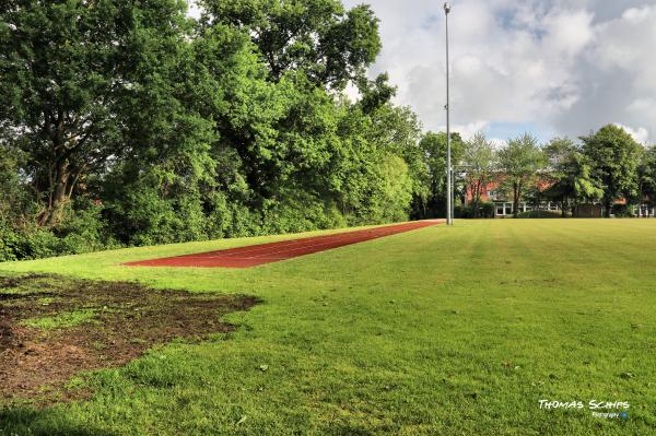 Sportplatz Ost an der Schule - Ochtersum