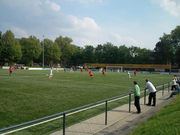 Bezirkssportanlage Düsseldorfer Straße Platz 2 - Duisburg-Wanheimerort