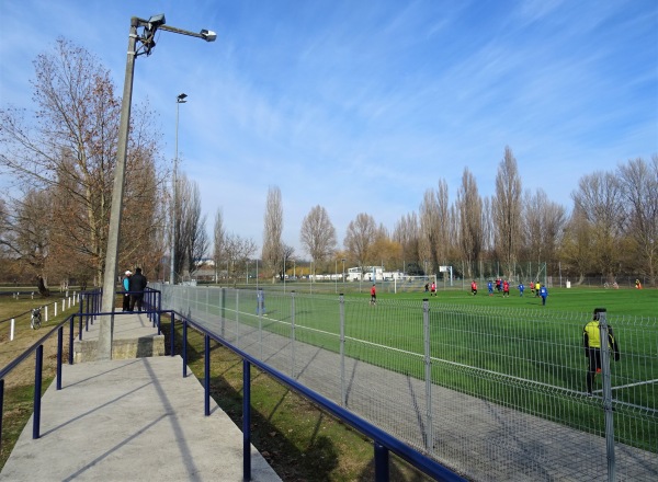 Pétfürdői Sportpálya Műfüves pálya - Pétfürdő
