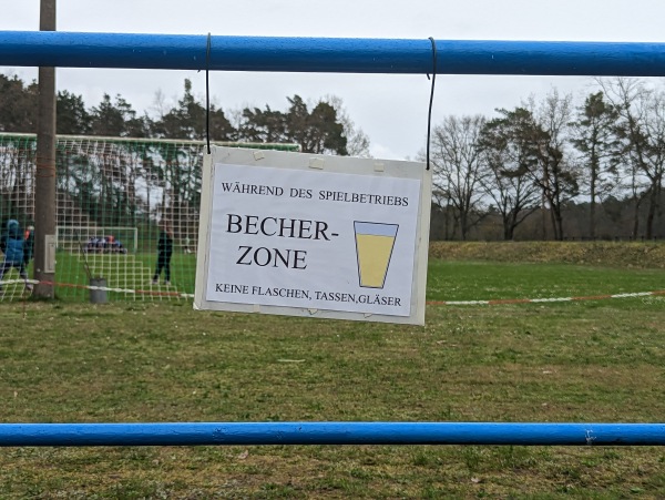 Sportplatz im Park - Kroppen
