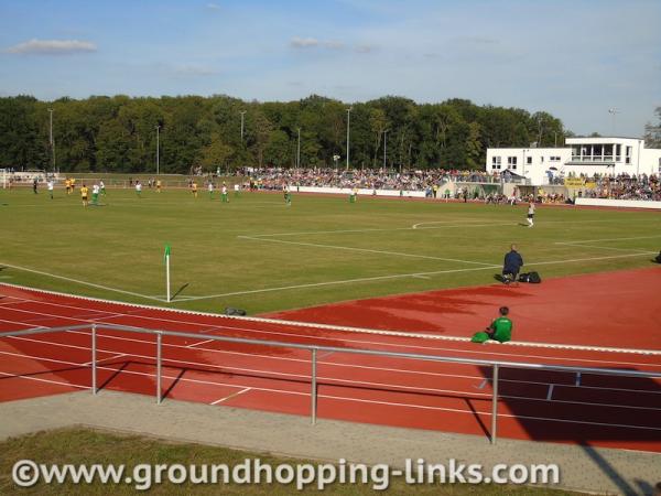 Ernst-Thälmann-Stadion - Zeitz