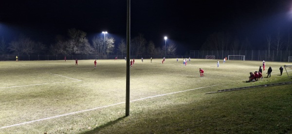 Auto-Weiß-Arena Nebenplatz - Affing