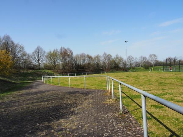 Sportpark Hülschenbrauck - Menden/Sauerland-Platte Heide