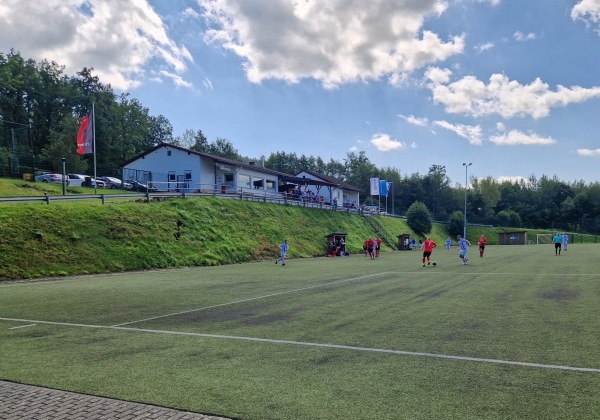 Waldstadion - Kirchhundem-Nieder-Albaum