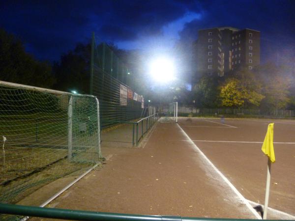 Sportplatz am Knappenmarkt - Oberhausen/Rheinland-Knappenviertel