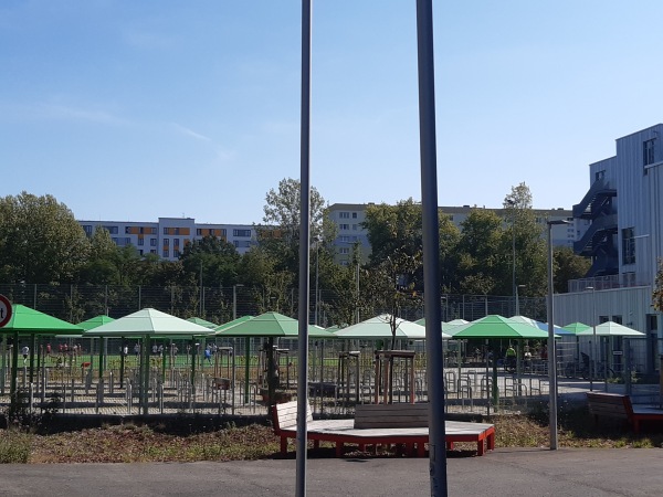 Sportplatz Gymnasium Allee der Kosmonauten - Berlin-Lichtenberg