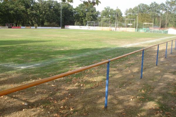 Vosspark-Stadion - Warmsen-Schamerloh