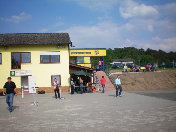 Sportplatz Niederweidbach - Bischoffen-Niederweidbach