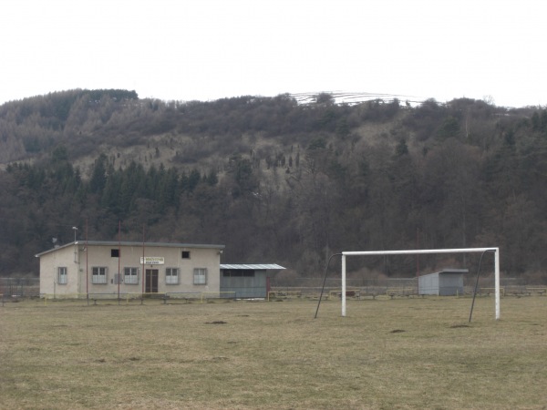 Futbalový štadion Hniezdne  - Hniezdne