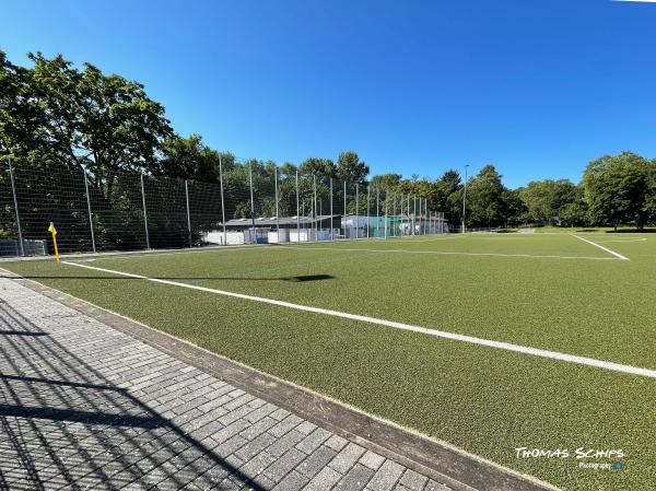 Bezirkssportanlage Mombach Platz 3 - Mainz-Mombach