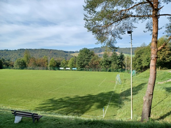 Sportplatz am Waldrand - Löhnberg-Obershausen