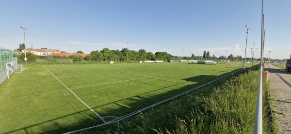 Rudolf-Tonn-Stadion Nebenplatz 2 - Schwechat