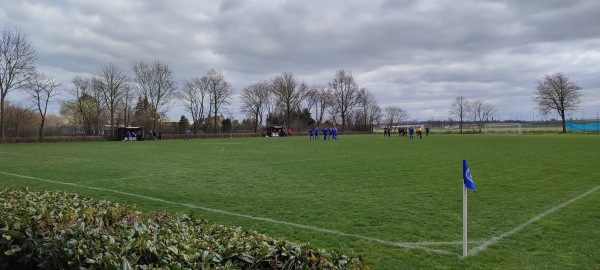 Sportstätten an der Grundschule B-Platz - Springe-Bennigsen