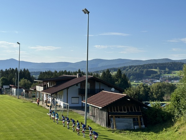 Lusenstadion Nebenplatz - Hohenau