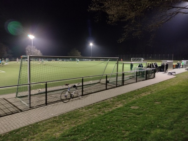 von-Waldthausen-Stadion Nebenplatz 2 - Neuss-Norf