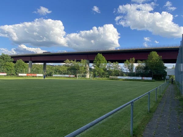 Sportanlage unter der Talbrücke - Pilsach