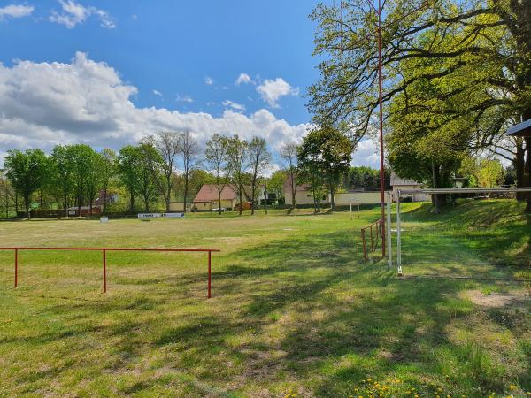 Sportplatz am Vereinshaus - Ottendorf-Okrilla-Medingen