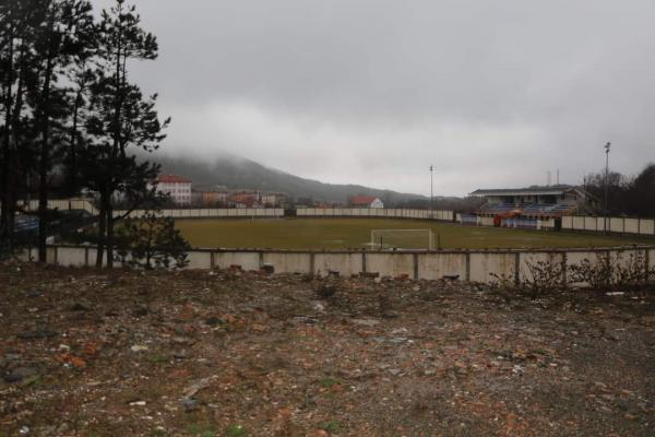 Stadiumi Ismail Xhemali - Pukë