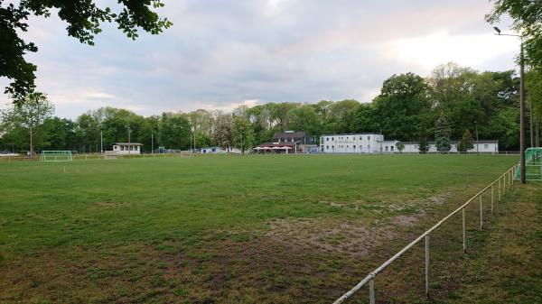 Sportplatz An der Möncherei 2 - Markkleeberg
