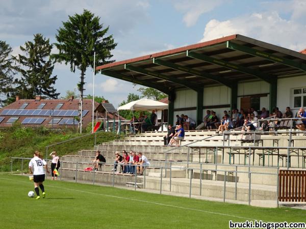 Sportplatz Ernstbrunn - Ernstbrunn