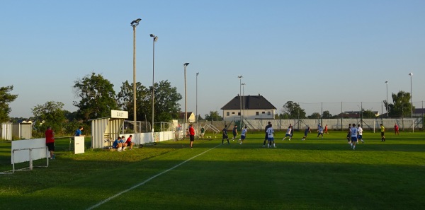Sportplatz Matzendorf-Hölles - Matzendorf-Hölles