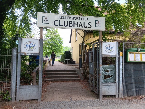Hubertus-Sportplatz 2 - Berlin-Grunewald