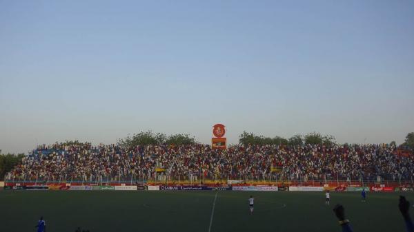 Stade Omnisports Idriss Mahamat Ouya - N'Djaména (Inǧamīnā)