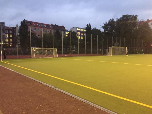 Kurt-Ritter-Sportplatz - Berlin-Friedrichshain