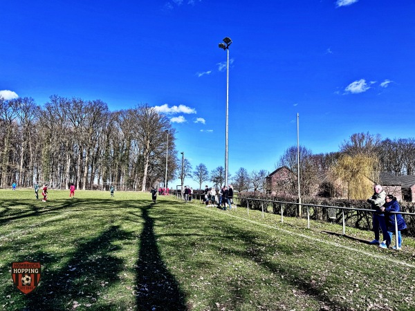 Fritz-Schumacher-Sportpark Platz 2 - Bad Sassendorf-Ostinghausen