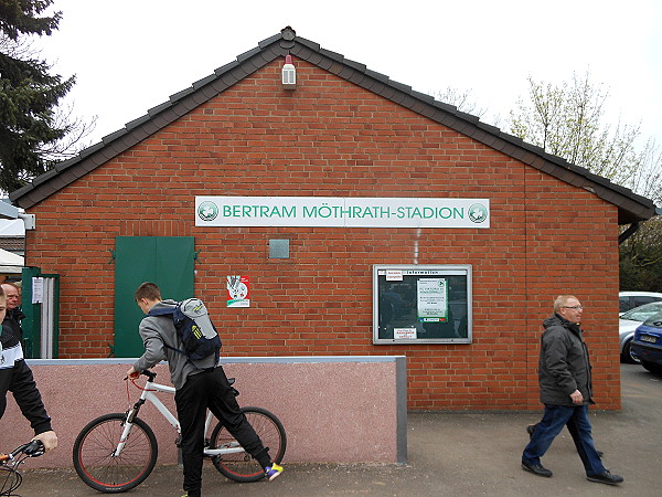 Bertram-Möthrath-Stadion - Düren-Arnoldsweiler