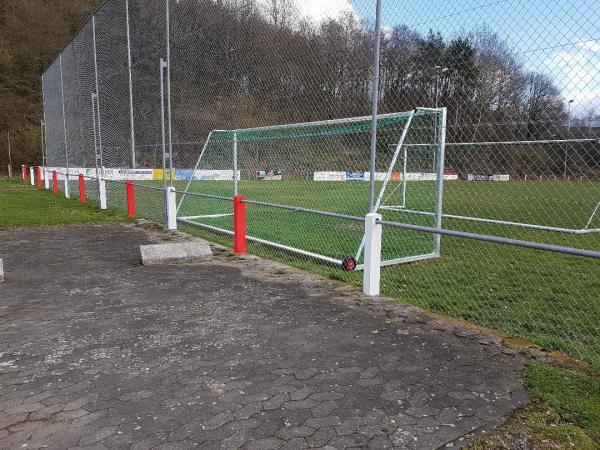 Sportplatz an der Autobahn - Grünberg/Hessen-Lumda
