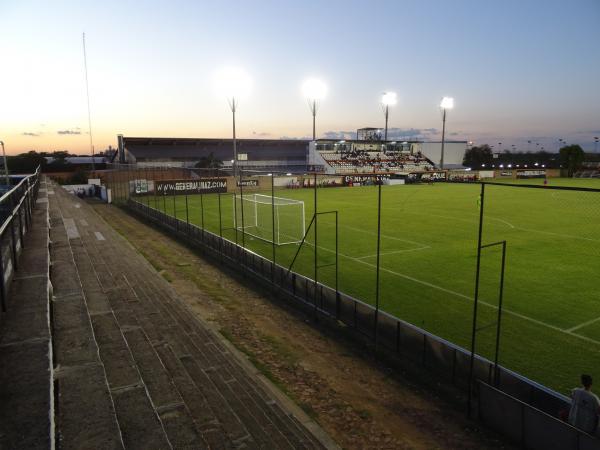 Estadio General Adrián Jara - Luque