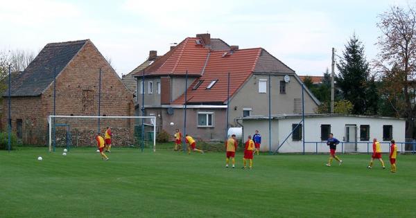 Sportplatz am Bahndamm - Teutschenthal-Beuchlitz