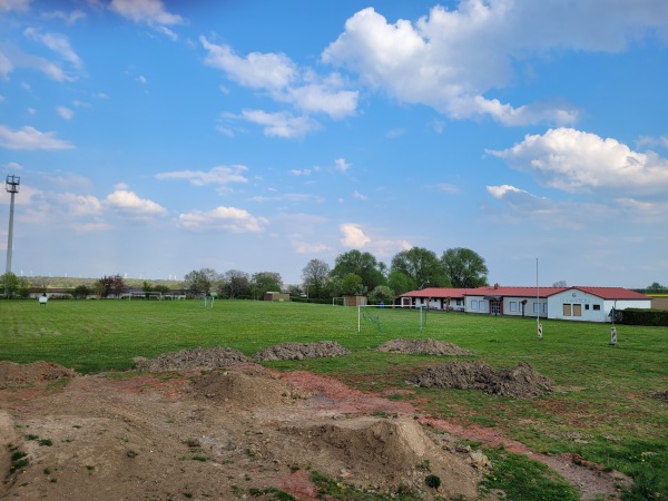 Sportplatz Ziegelhütte - Warberg