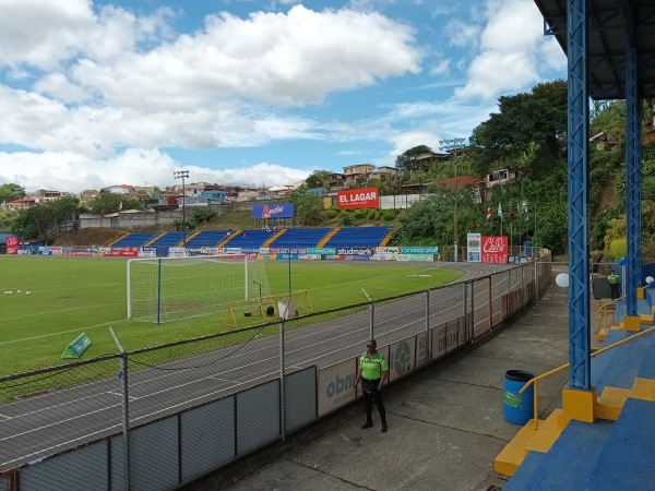Estadio Allen Riggioni Suárez - Grecia