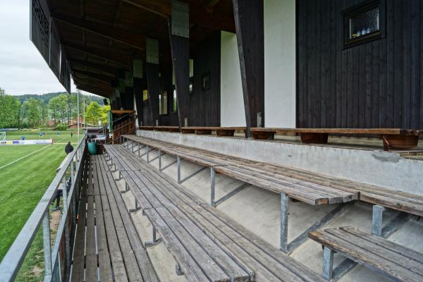 Ehemaliger Zustand: Holztribüne 2024 abgerissen