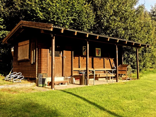 Sportplatz an der Grundschule - Rosengarten bei Harburg-Vahrendorf