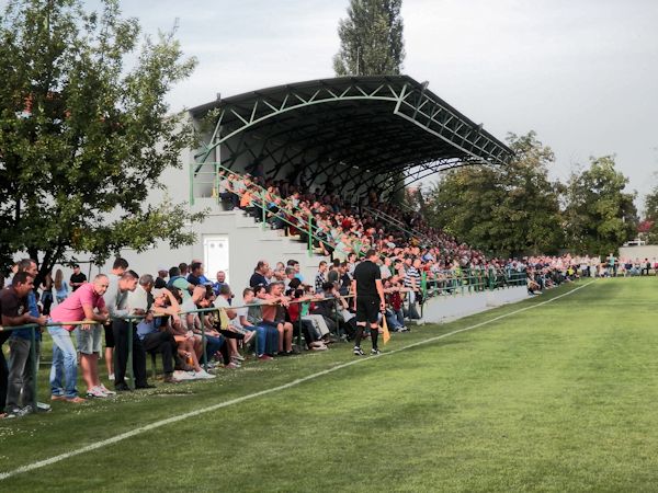 Štadión TJ Družstevník Vrakúň - Vrakúň