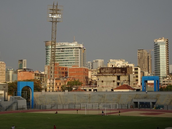 Estádio Municipal dos Coqueiros - Luanda